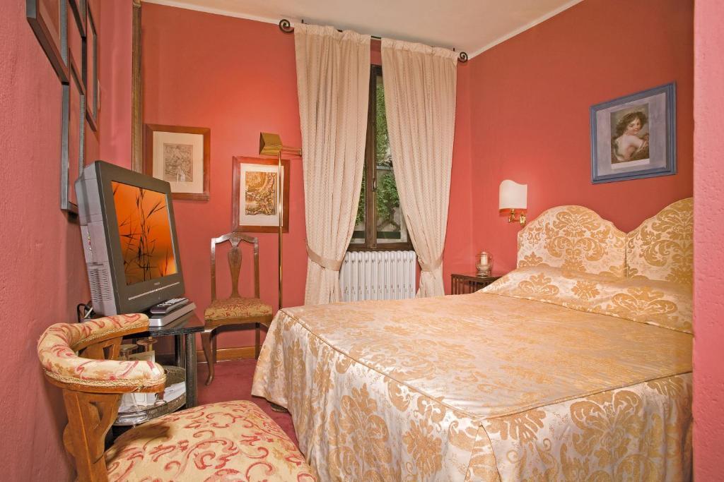 Locanda San Vigilio Garda  Room photo